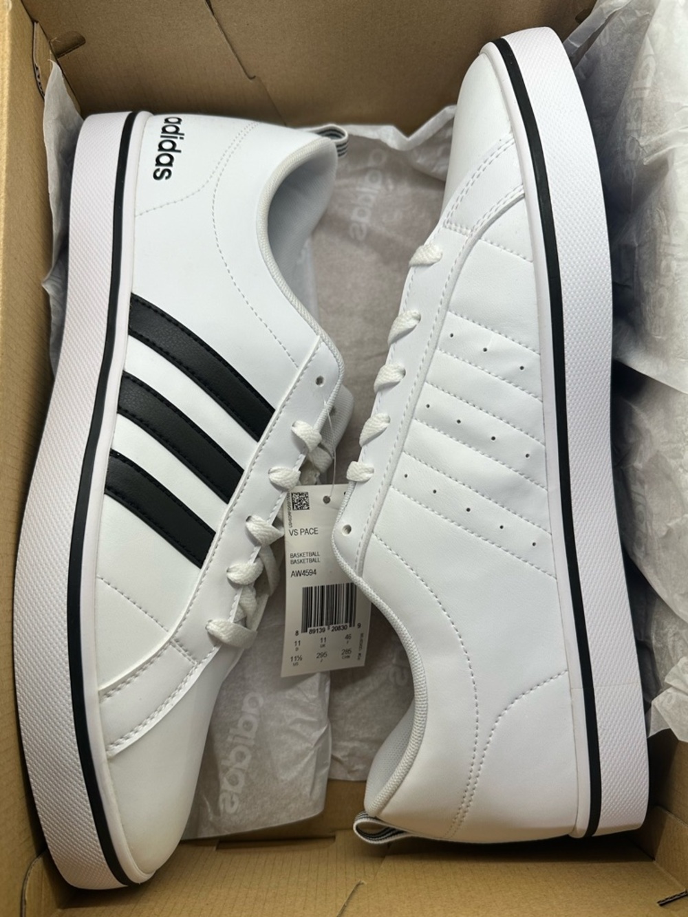 NIB Adidas VS Pace Mens Sneakers White Black Low Top AW4594 Size 11.5